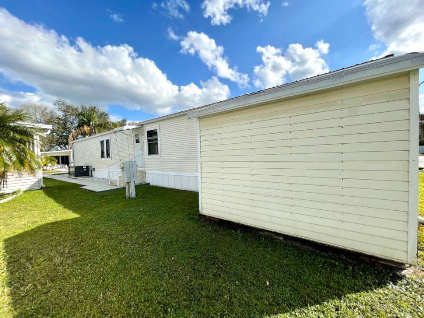 80 Los Palms Dr a Auburndale, FL Mobile or Manufactured Home for Sale