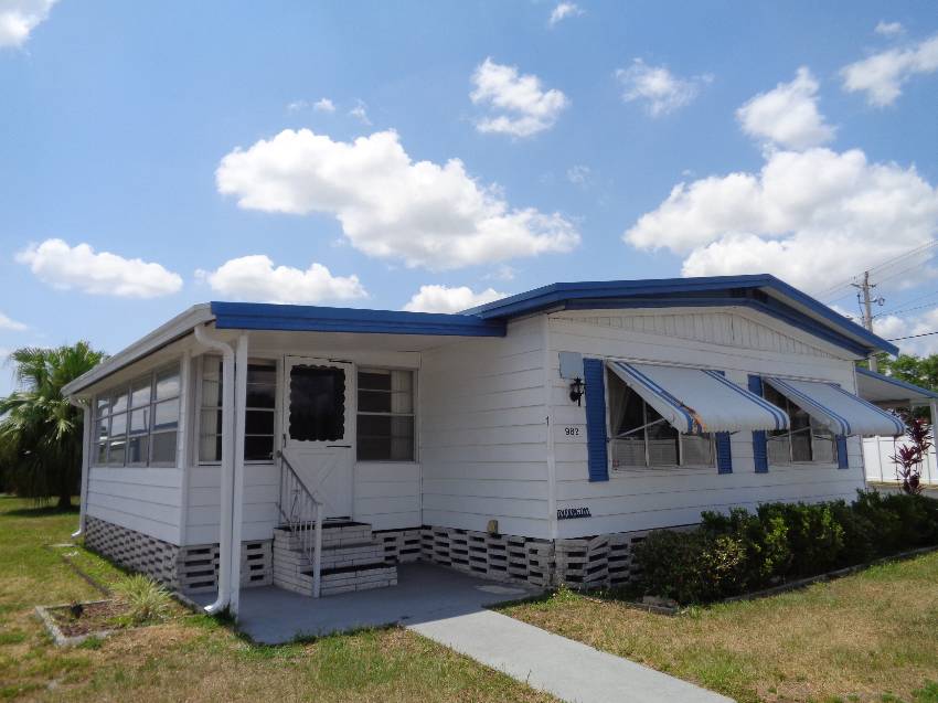 982 Hill Colony Circle a Lakeland, FL Mobile or Manufactured Home for Sale