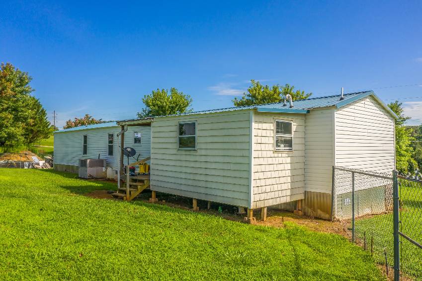 Mobile / Manufactured Home for sale White Pine, TN 37890. Listed on MHGiant.com