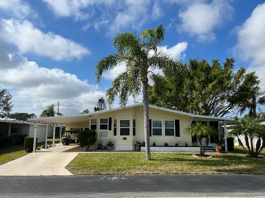 Sarasota, FL Mobile Home for Sale located at 5342 Grasmere Ln Camelot East Village