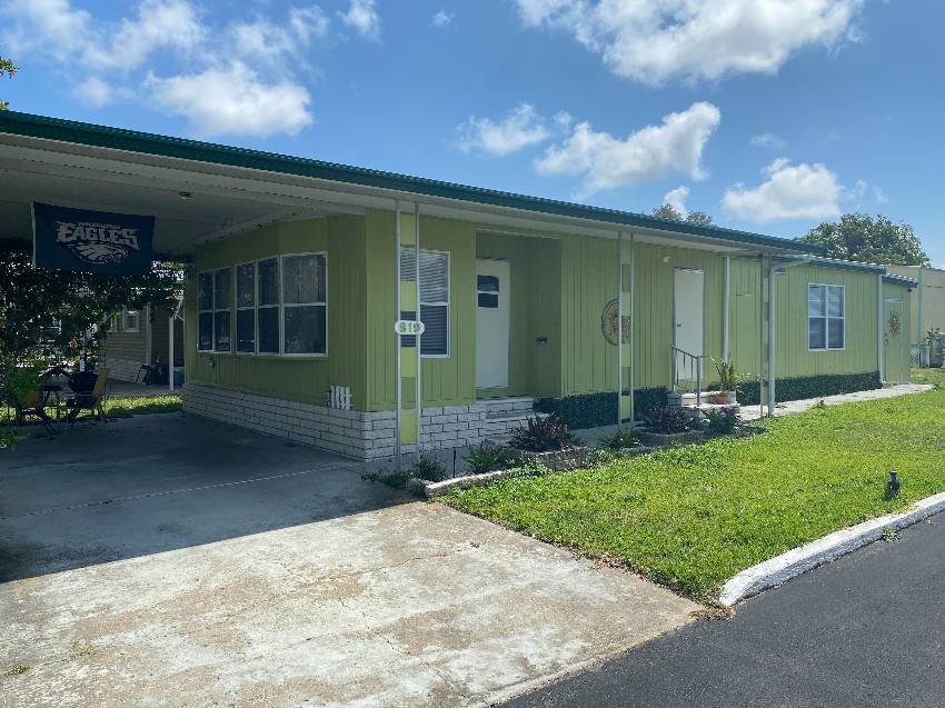 Tarpon Springs, FL Mobile Home for Sale located at 38791 Us 19n #819 Tarponaire