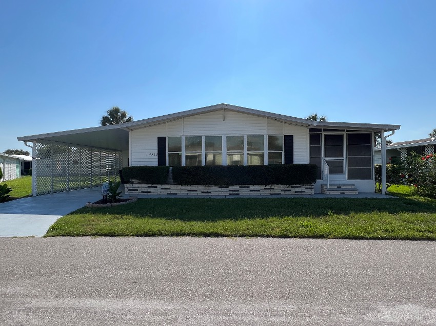 Sarasota, FL Mobile Home for Sale located at 6362 Ravenglass Way Camelot East Village