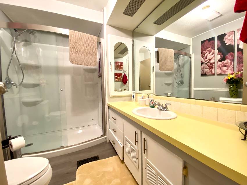 Mobile / Manufactured Home for sale in Colony Cove Ellenton FL