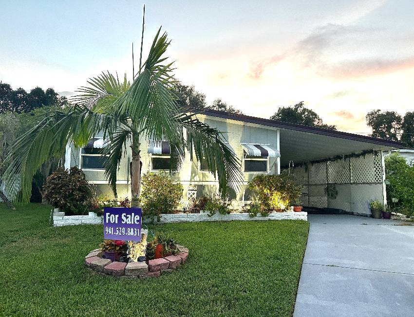 Ellenton, FL Mobile Home for Sale located at 7204 Lakeshore Dr Colony Cove