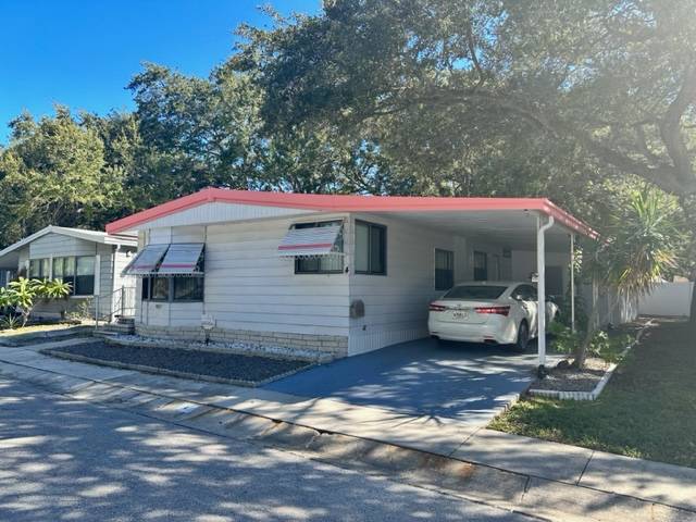 Clearwater, FL Mobile Home for Sale located at 15777 Bolesta Road #4 Shady Lane Oaks