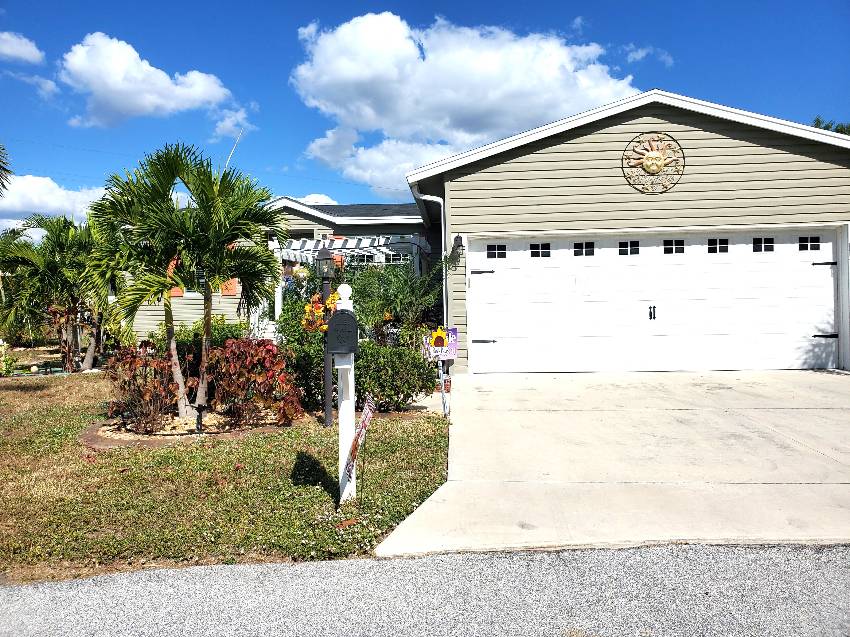 Ellenton, FL Mobile Home for Sale located at 325 Alkmaar St Colony Cove