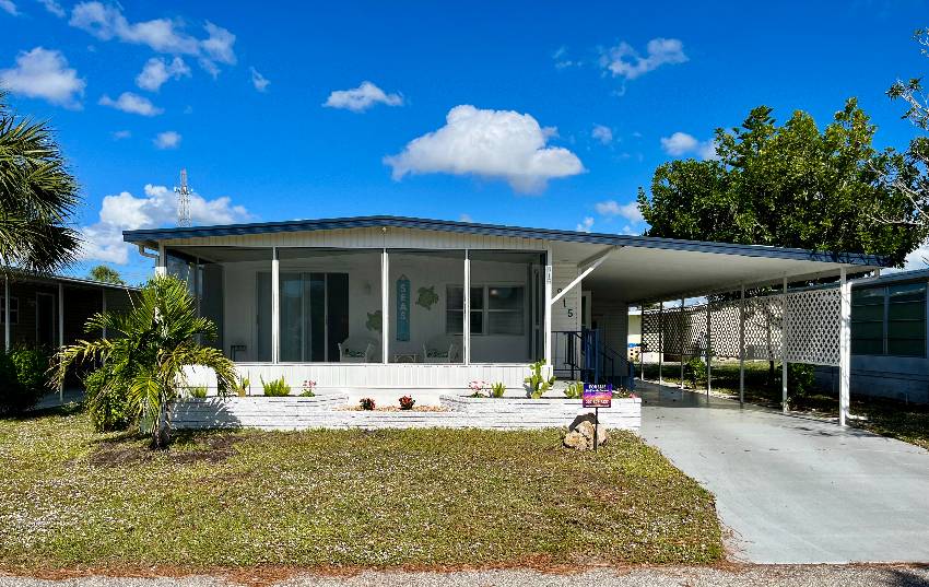 Venice, FL Mobile Home for Sale located at 915 Posadas Bay Indies