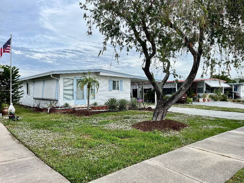 Venice, FL Mobile Home for Sale located at 919 Lucaya Bay Indies
