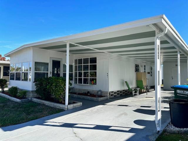Largo, FL Mobile Home for Sale located at 9925 Ulmerton Road #441 Oak Crest Mhp
