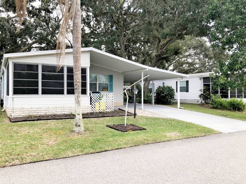 Lake Alfred, FL Mobile Home for Sale located at 417 Gulf Stream Drive Kings Pointe