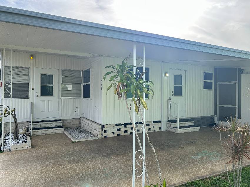 New Port Richey, FL Mobile Home for Sale located at 5935 East Lake Dr Harbor View