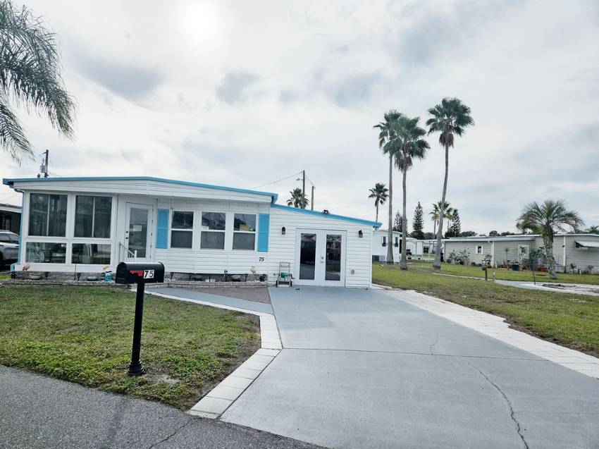Winter Haven, FL Mobile Home for Sale located at 75 Temple Cir Orange Manor East