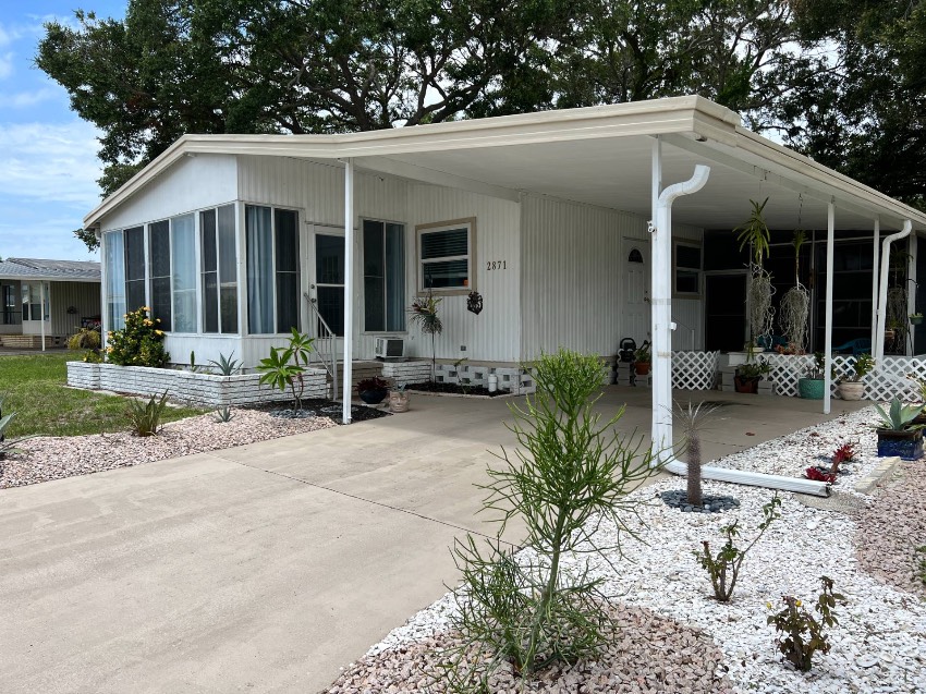 Sarasota, FL Mobile Home for Sale located at 2871 Bay Aristocrat Drive Lot 161 The Winds Of St Armands South