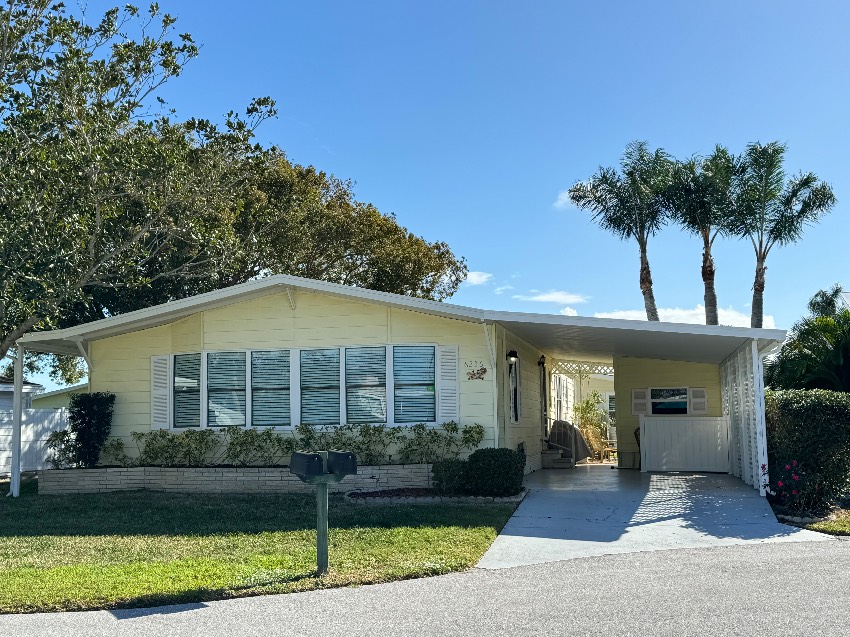 Sarasota, FL Mobile Home for Sale located at 6236 Colfield Circle Camelot East Village