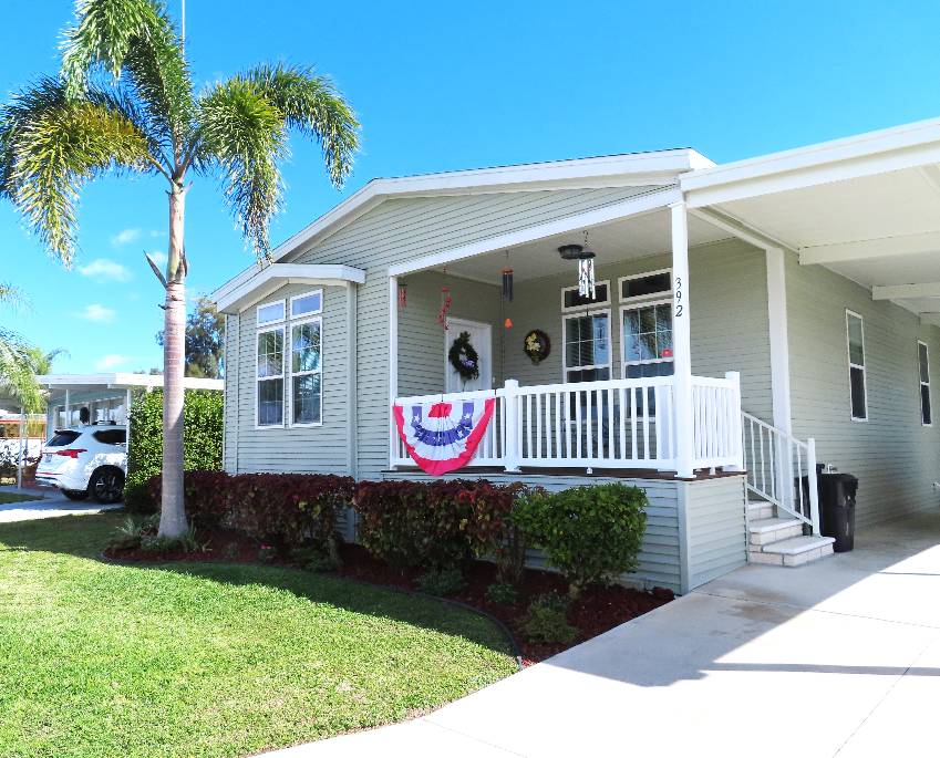 Ellenton, FL Mobile Home for Sale located at 392 Teakwood Dr Colony Cove
