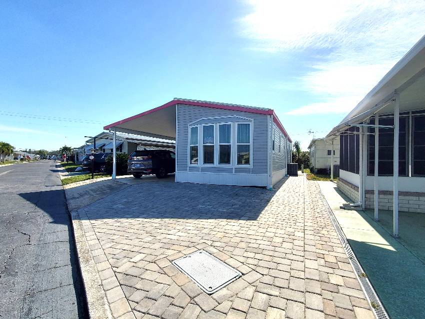 Bradenton, FL Mobile Home for Sale located at 508 44th Ave E, G14 Village On The Greens
