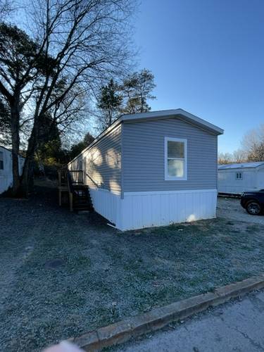 Clinton, TN Mobile Home for Sale located at 137 Duke St 