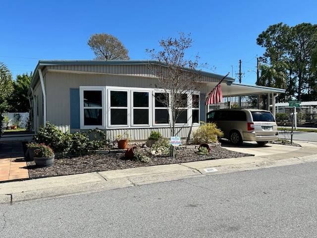 Clearwater, FL Mobile Home for Sale located at 15666 49th St. N #1000 Shady Lane Village