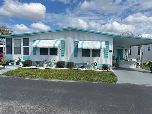New Port Richey, FL Mobile Home for Sale located at 5278 Poinciana Circle Colony Cove Co-op