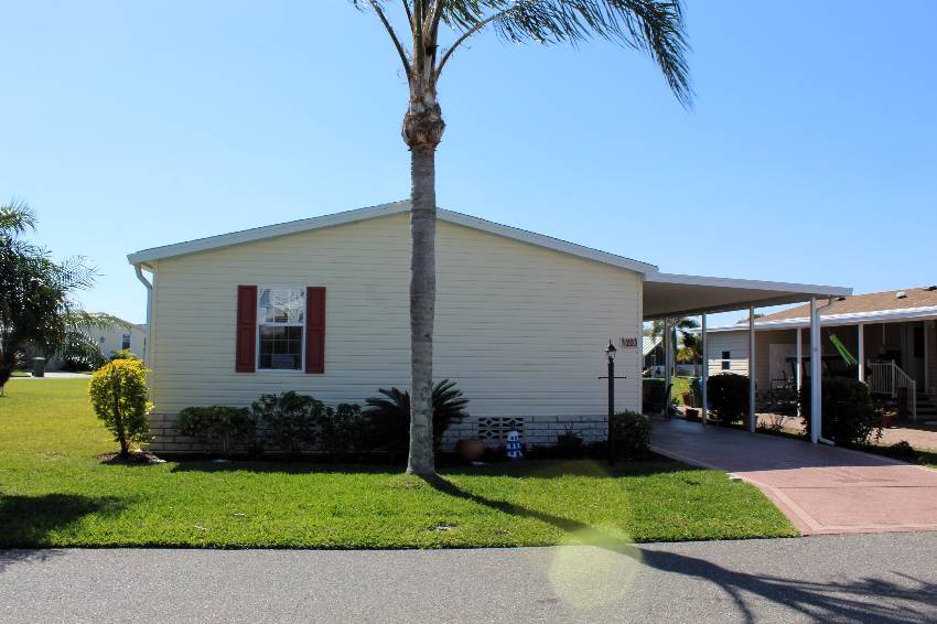Winter Haven, FL Mobile Home for Sale located at 203 Monterey Cypress Dr Cypress Creek Village