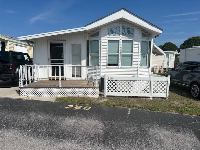 Hudson, FL Mobile Home for Sale located at 9412 New York Ave Barrington Hills
