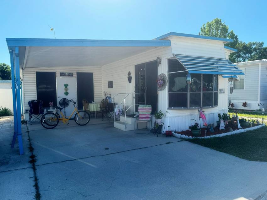 Winter Haven, FL Mobile Home for Sale located at 5601 Cypress Gardens Road #14 Hammondell Campsites & Rv Park
