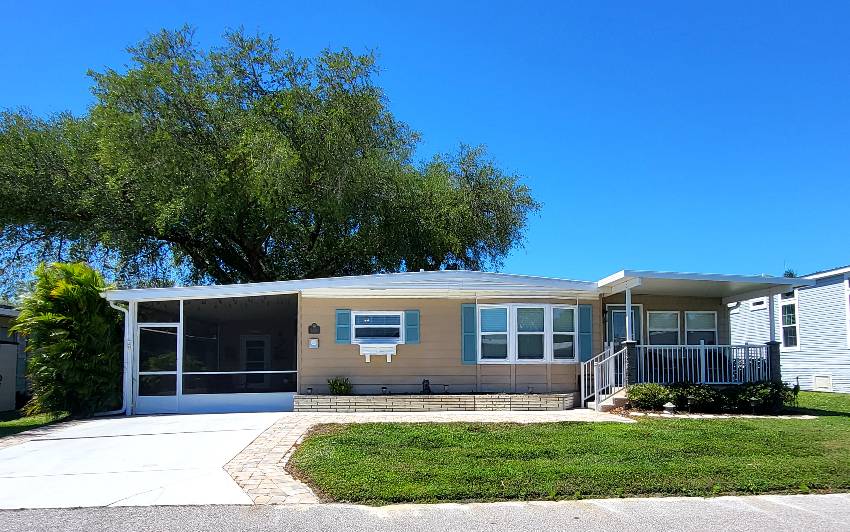 Sarasota, FL Mobile Home for Sale located at 5436 Stonehaven Lane Camelot Lakes Village