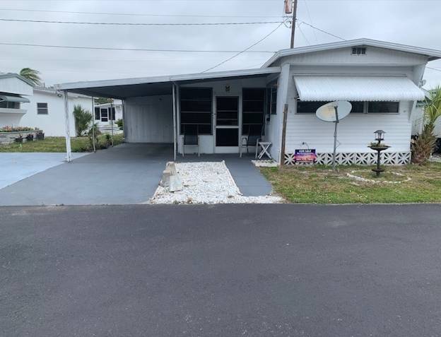 Bradenton, FL Mobile Home for Sale located at 4918 14th St W- G4 Kastaway Key