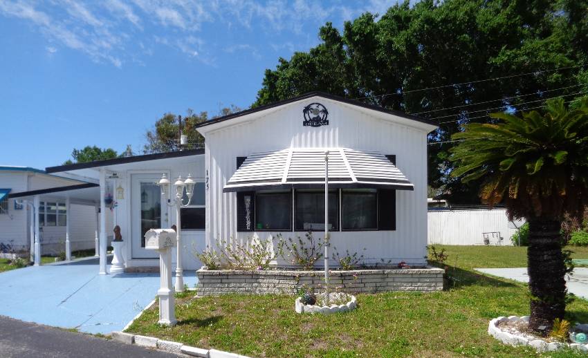 Lakeland, FL Mobile Home for Sale located at 175 Sterling Dr N Sterling Mhp