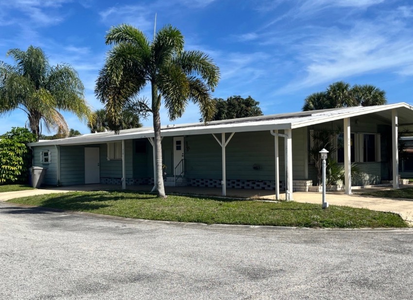 Vero Beach, FL Mobile Home for Sale located at 8775 20th Street Lot 214 Countryside