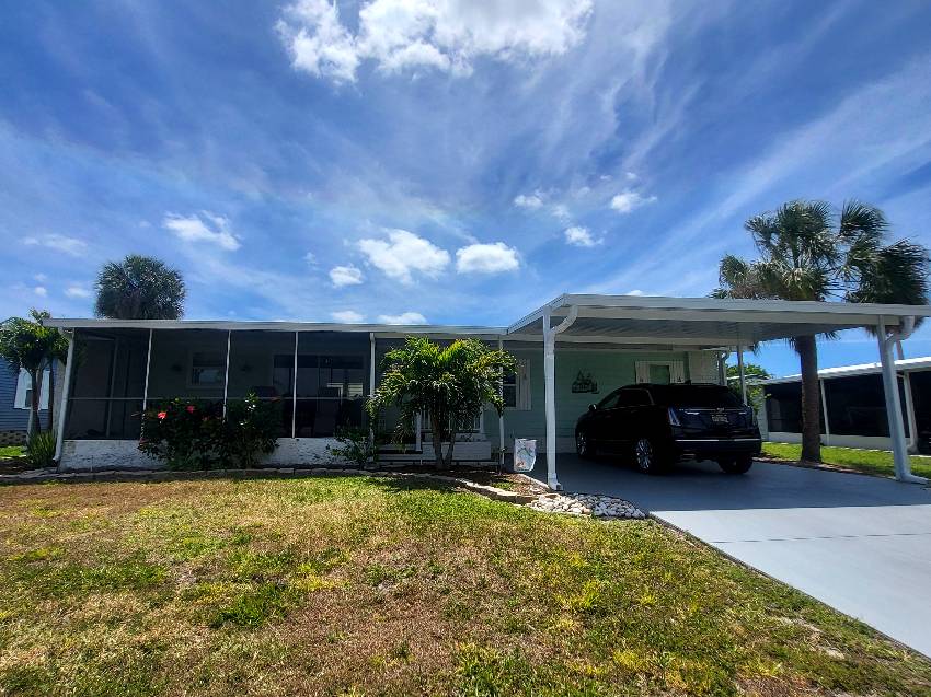 Sarasota, FL Mobile Home for Sale located at 5612 Stonehaven Lane Camelot Lakes Village