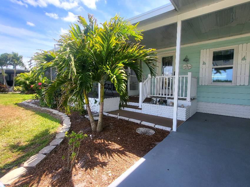 Sarasota, FL Mobile Home for Sale located at 5612 Stonehaven Lane Camelot Lakes Village