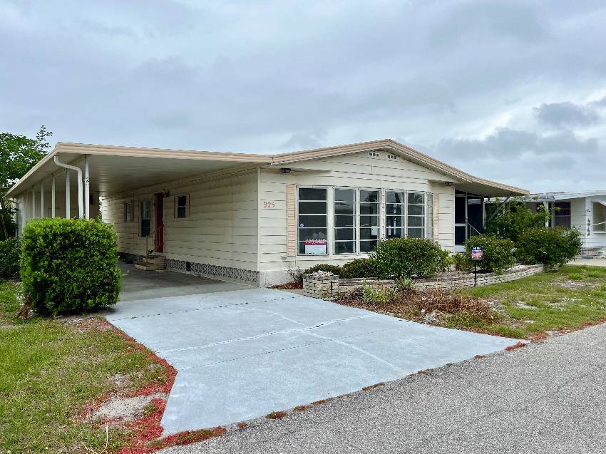 Venice, FL Mobile Home for Sale located at 925 Ybor Bay Indies