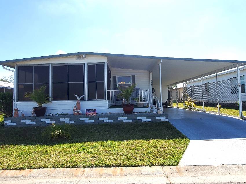 Bradenton, FL Mobile Home for Sale located at 303 Apricot St Terra Palms