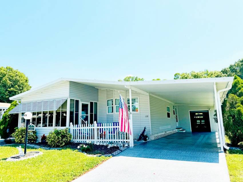 Lakeland, FL Mobile Home for Sale located at 4635 Arlington Park Drive Schalamar Creek Golf & Country Club