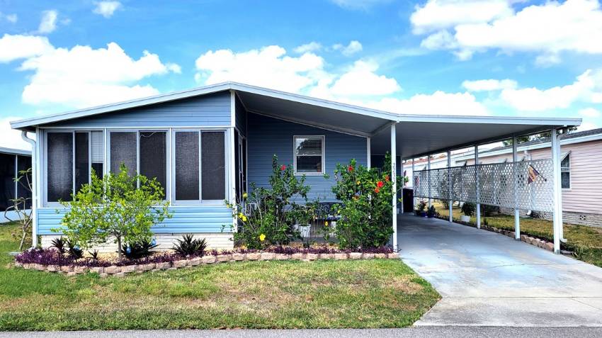 Lake Wales, FL Mobile Home for Sale located at 2233 Parrot Place Tower Lakes