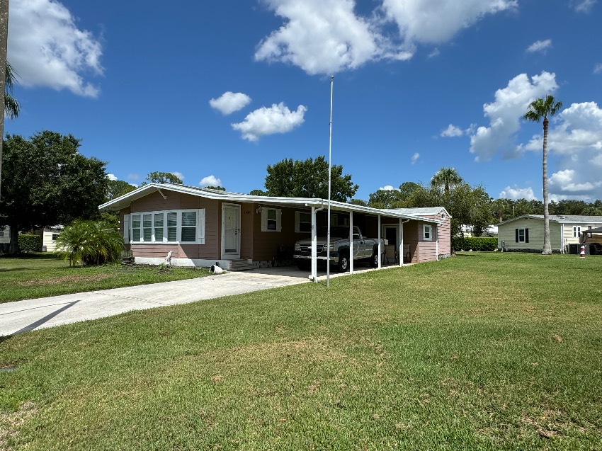 Sarasota, FL Mobile Home for Sale located at 6436 Ravenglass Way Camelot East Village