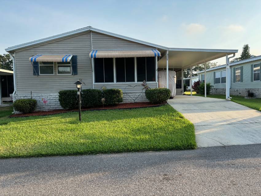 Lake Alfred, FL Mobile Home for Sale located at 422 Gulf Stream Dr. Kings Pointe