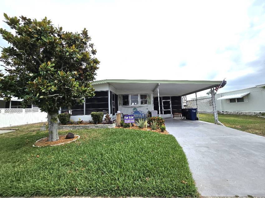 Ellenton, FL Mobile Home for Sale located at 7708 Laurel Way Colony Cove
