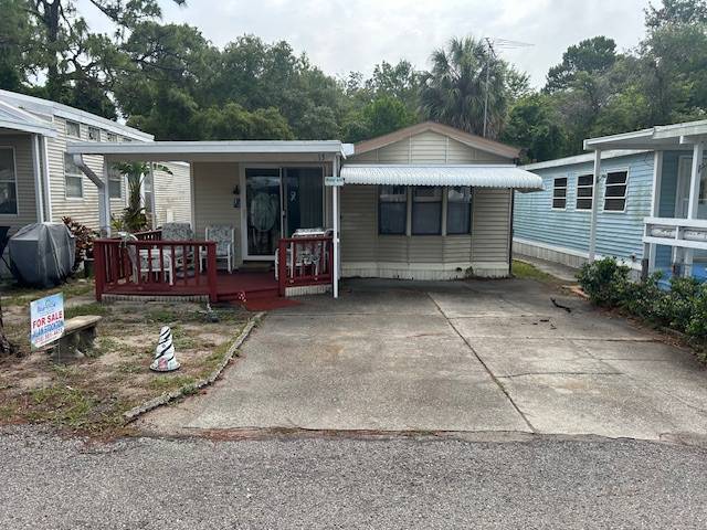 Hudson, FL Mobile Home for Sale located at 9014 Bolton #13 Gulf Breeze