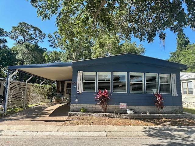 Clearwater, FL Mobile Home for Sale located at 15777 Bolesta Road #26 Shady Lane Oaks