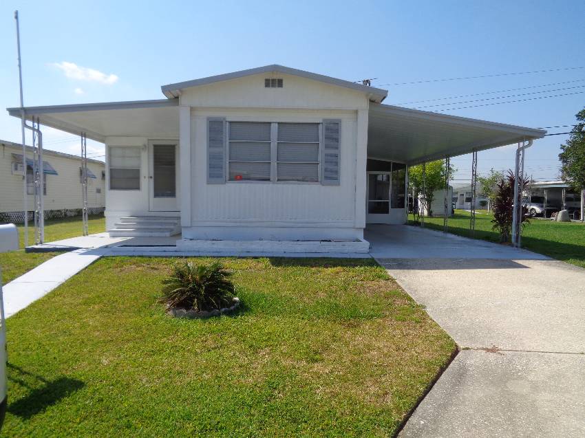 Lakeland, FL Mobile Home for Sale located at 8 Stephens Ave Twin Palms