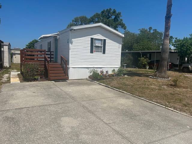 Hudson, FL Mobile Home for Sale located at 8301 New York Ave 
