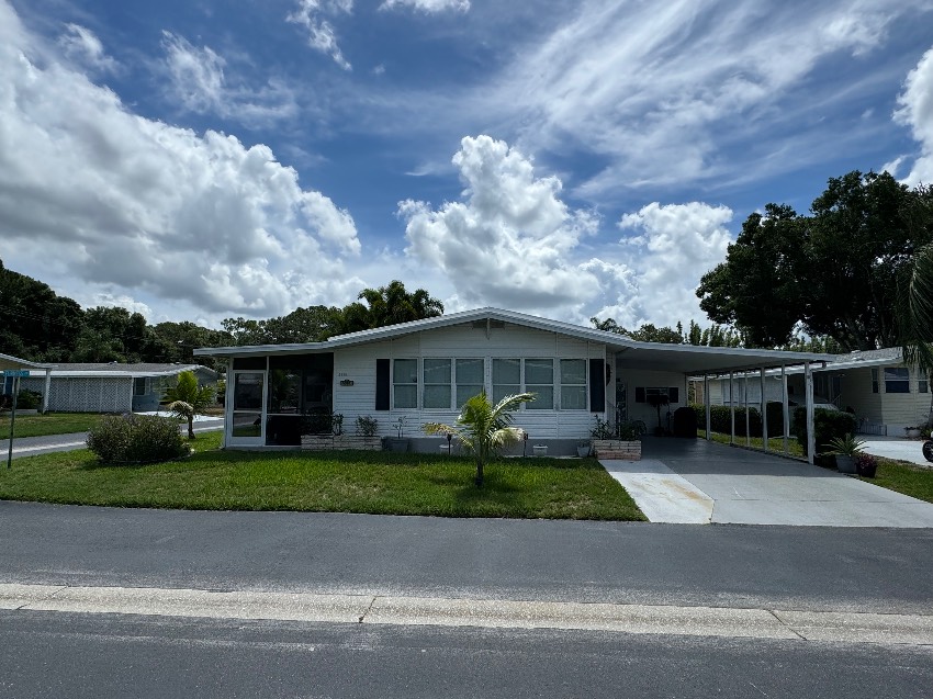 Sarasota, FL Mobile Home for Sale located at 5301 Furness Circle Camelot East Village