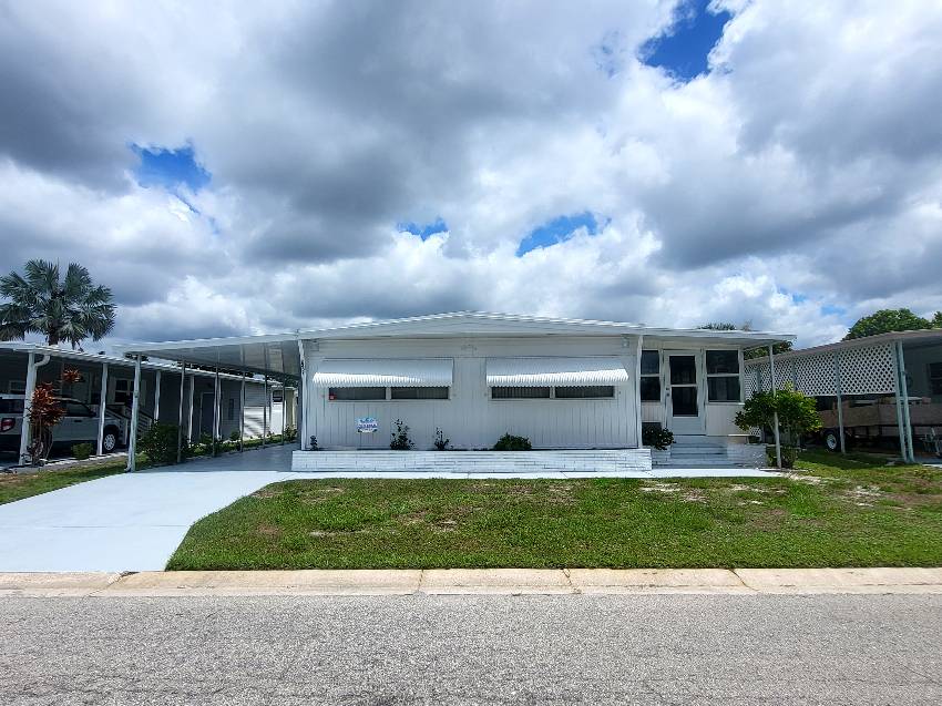 Sarasota, FL Mobile Home for Sale located at 2357 Fremont Drive Park East Club