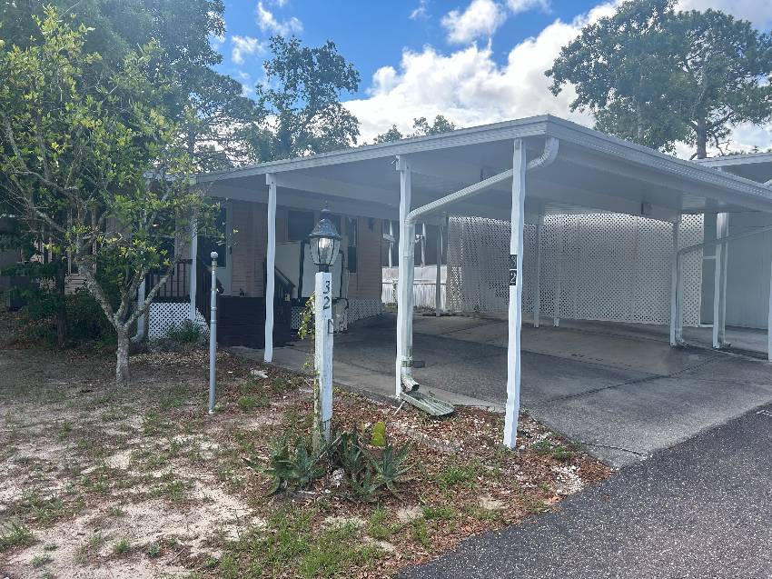 Hudson, FL Mobile Home for Sale located at 9014 Bolton Ave #32 Gulf Breeze