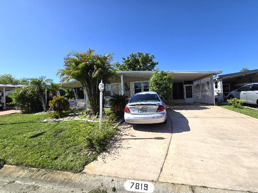 Ellenton, FL Mobile Home for Sale located at 7819 Bonita Way Colony Cove