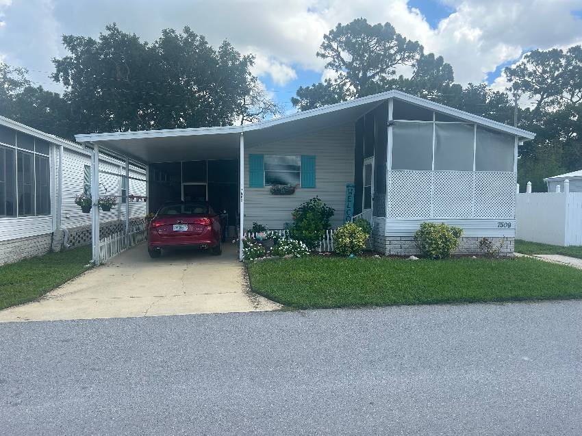 New Port Richey, FL Mobile Home for Sale located at 7509 Granada Ave Hacienda Village