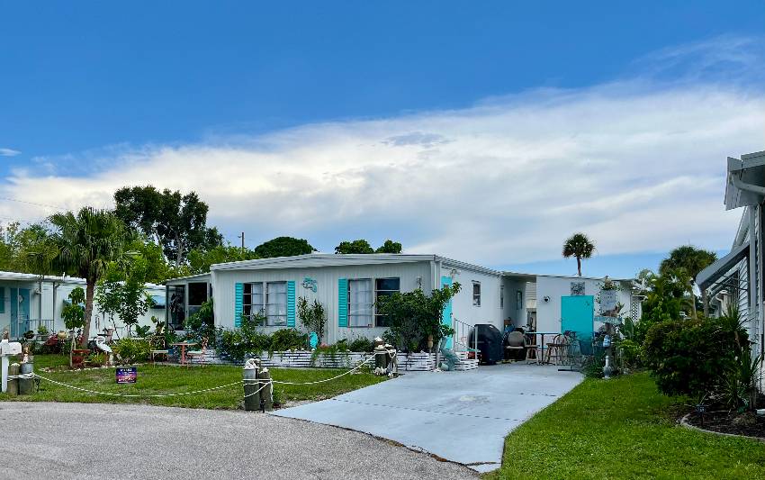 Venice, FL Mobile Home for Sale located at 986 Kenoma Bay Indies