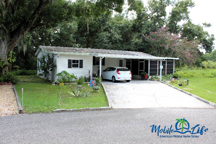 Zephyrhills, FL Mobile Home for Sale located at 37628 Tahitian Ct Tropical Acre Estates